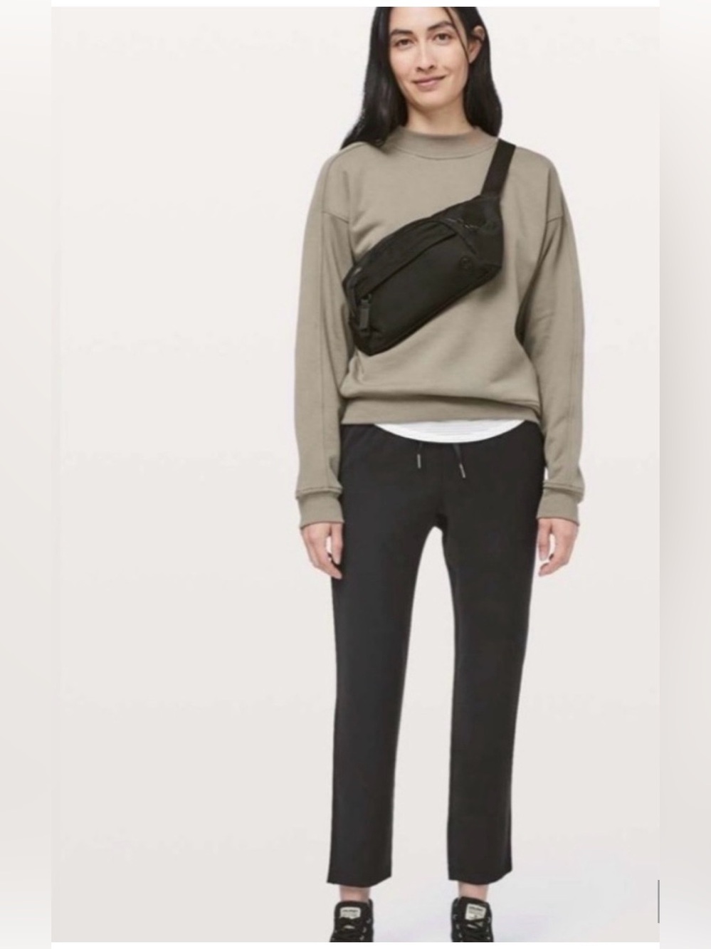 Lululemon on the fly pant woven /dark olive/size 2